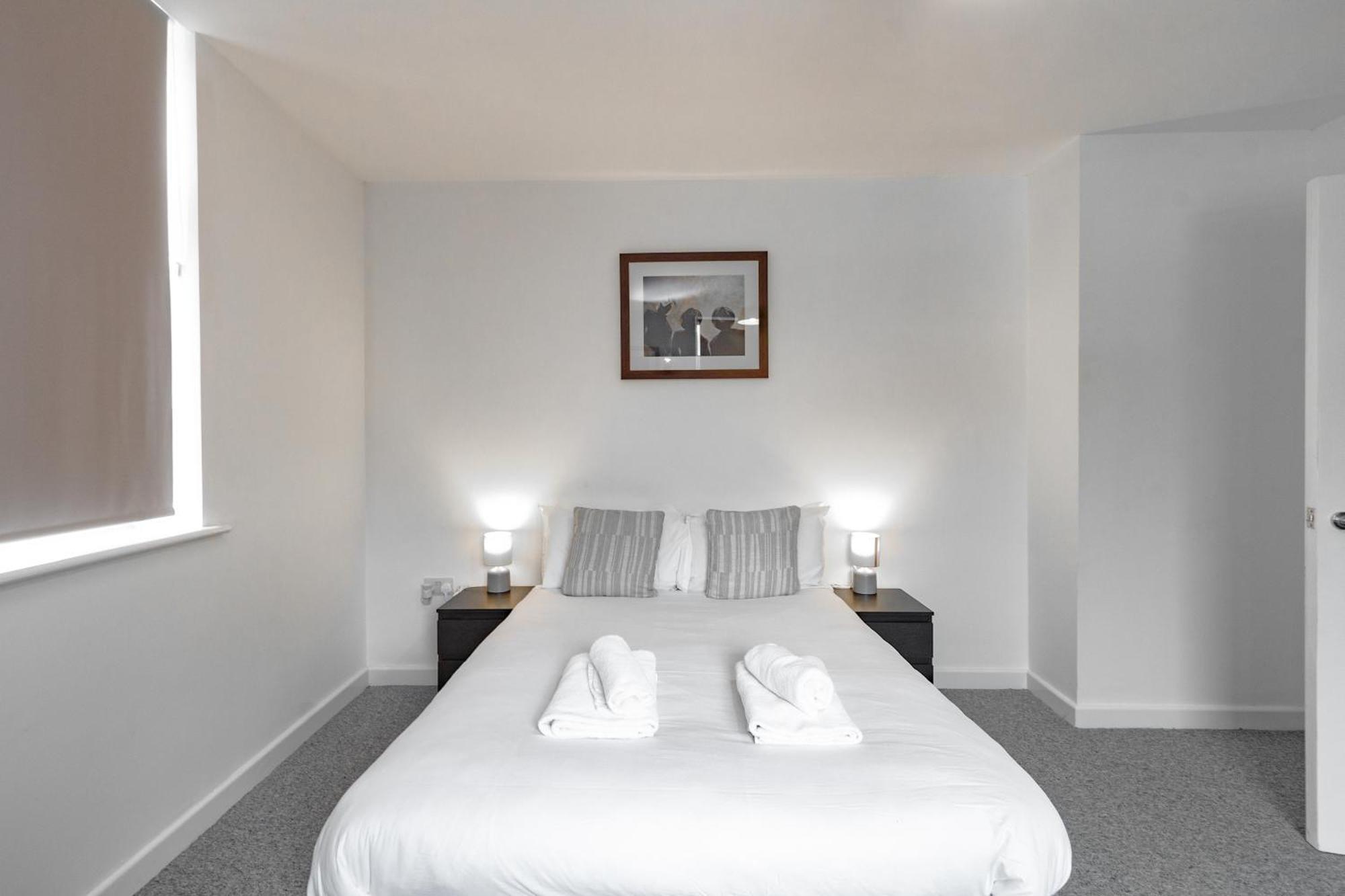 Spacious & Pet-Friendly 1Br Apt In Heywood Apartamento Exterior foto